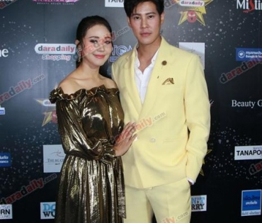 เหล่าดาราตบเท้าเดิน Black carpet งานประกาศรางวัล daradaily Awards ครั้งที่ 8