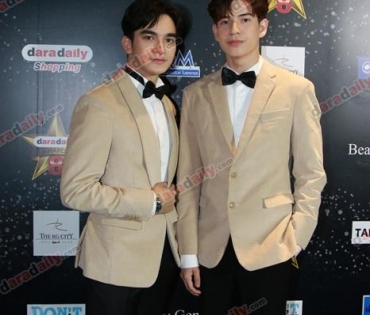 เหล่าดาราตบเท้าเดิน Black carpet งานประกาศรางวัล daradaily Awards ครั้งที่ 8