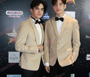 เหล่าดาราตบเท้าเดิน Black carpet งานประกาศรางวัล daradaily Awards ครั้งที่ 8