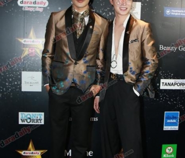 เหล่าดาราตบเท้าเดิน Black carpet งานประกาศรางวัล daradaily Awards ครั้งที่ 8