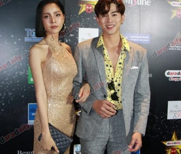 เหล่าดาราตบเท้าเดิน Black carpet งานประกาศรางวัล daradaily Awards ครั้งที่ 8