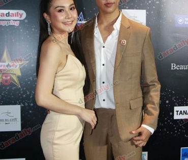 เหล่าดาราตบเท้าเดิน Black carpet งานประกาศรางวัล daradaily Awards ครั้งที่ 8