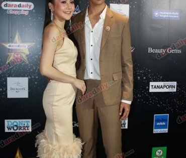 เหล่าดาราตบเท้าเดิน Black carpet งานประกาศรางวัล daradaily Awards ครั้งที่ 8