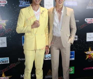 เหล่าดาราตบเท้าเดิน Black carpet งานประกาศรางวัล daradaily Awards ครั้งที่ 8