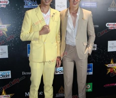 เหล่าดาราตบเท้าเดิน Black carpet งานประกาศรางวัล daradaily Awards ครั้งที่ 8