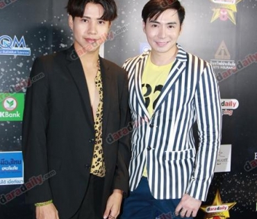 เหล่าดาราตบเท้าเดิน Black carpet งานประกาศรางวัล daradaily Awards ครั้งที่ 8