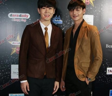 เหล่าดาราตบเท้าเดิน Black carpet งานประกาศรางวัล daradaily Awards ครั้งที่ 8