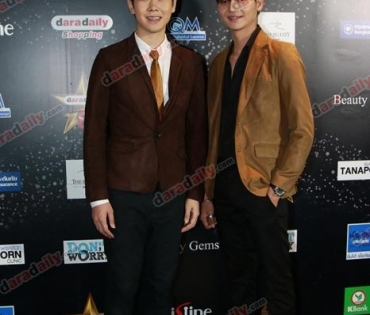 เหล่าดาราตบเท้าเดิน Black carpet งานประกาศรางวัล daradaily Awards ครั้งที่ 8