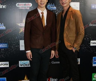 เหล่าดาราตบเท้าเดิน Black carpet งานประกาศรางวัล daradaily Awards ครั้งที่ 8