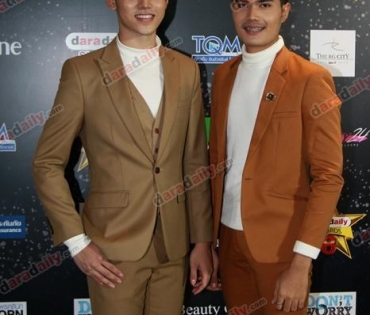 เหล่าดาราตบเท้าเดิน Black carpet งานประกาศรางวัล daradaily Awards ครั้งที่ 8