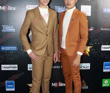 เหล่าดาราตบเท้าเดิน Black carpet งานประกาศรางวัล daradaily Awards ครั้งที่ 8