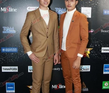 เหล่าดาราตบเท้าเดิน Black carpet งานประกาศรางวัล daradaily Awards ครั้งที่ 8