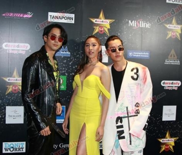 เหล่าดาราตบเท้าเดิน Black carpet งานประกาศรางวัล daradaily Awards ครั้งที่ 8