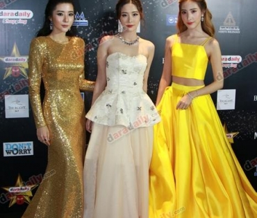 เหล่าดาราตบเท้าเดิน Black carpet งานประกาศรางวัล daradaily Awards ครั้งที่ 8