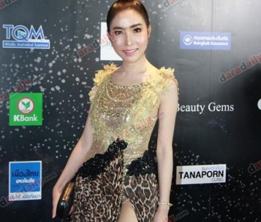 เหล่าดาราตบเท้าเดิน Black carpet งานประกาศรางวัล daradaily Awards ครั้งที่ 8