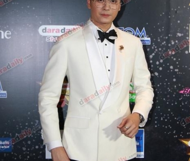 เหล่าดาราตบเท้าเดิน Black carpet งานประกาศรางวัล daradaily Awards ครั้งที่ 8