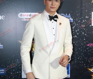 เหล่าดาราตบเท้าเดิน Black carpet งานประกาศรางวัล daradaily Awards ครั้งที่ 8