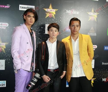 เหล่าดาราตบเท้าเดิน Black carpet งานประกาศรางวัล daradaily Awards ครั้งที่ 8