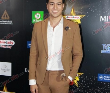 เหล่าดาราตบเท้าเดิน Black carpet งานประกาศรางวัล daradaily Awards ครั้งที่ 8