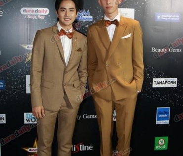 เหล่าดาราตบเท้าเดิน Black carpet งานประกาศรางวัล daradaily Awards ครั้งที่ 8