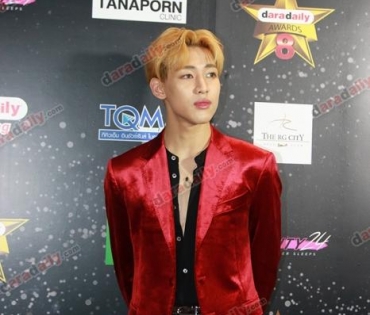 เหล่าดาราตบเท้าเดิน Black carpet งานประกาศรางวัล daradaily Awards ครั้งที่ 8