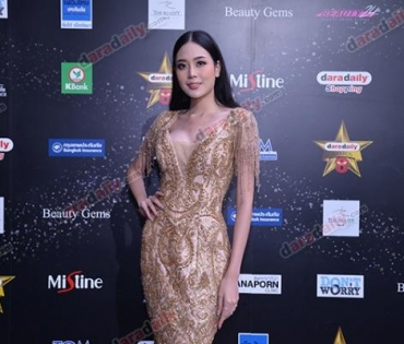 เหล่าดาราตบเท้าเดิน Black carpet งานประกาศรางวัล daradaily Awards ครั้งที่ 8