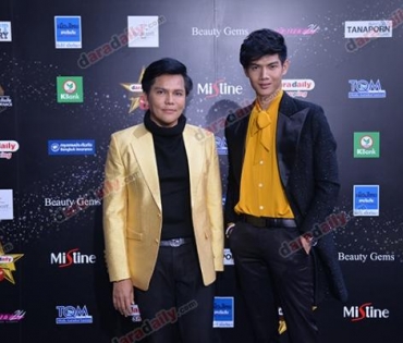 เหล่าดาราตบเท้าเดิน Black carpet งานประกาศรางวัล daradaily Awards ครั้งที่ 8