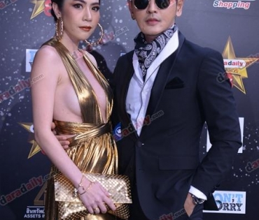 เหล่าดาราตบเท้าเดิน Black carpet งานประกาศรางวัล daradaily Awards ครั้งที่ 8