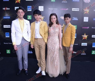 เหล่าดาราตบเท้าเดิน Black carpet งานประกาศรางวัล daradaily Awards ครั้งที่ 8