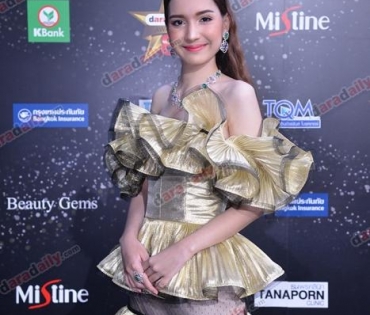 เหล่าดาราตบเท้าเดิน Black carpet งานประกาศรางวัล daradaily Awards ครั้งที่ 8