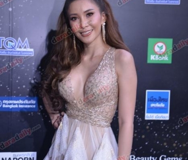 เหล่าดาราตบเท้าเดิน Black carpet งานประกาศรางวัล daradaily Awards ครั้งที่ 8