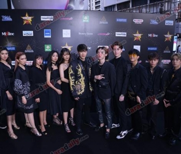 เหล่าดาราตบเท้าเดิน Black carpet งานประกาศรางวัล daradaily Awards ครั้งที่ 8