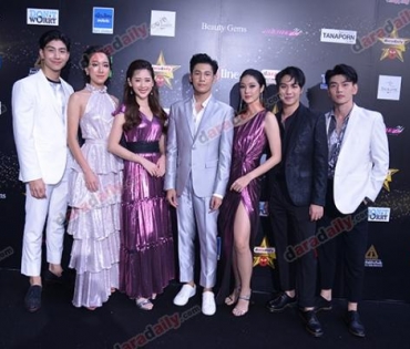 เหล่าดาราตบเท้าเดิน Black carpet งานประกาศรางวัล daradaily Awards ครั้งที่ 8