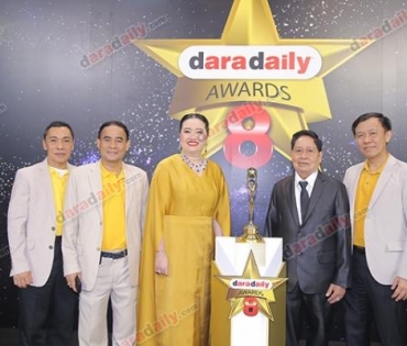 เหล่าดาราตบเท้าเดิน Black carpet งานประกาศรางวัล daradaily Awards ครั้งที่ 8