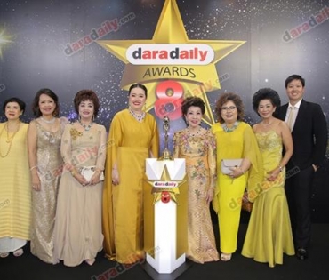 เหล่าดาราตบเท้าเดิน Black carpet งานประกาศรางวัล daradaily Awards ครั้งที่ 8