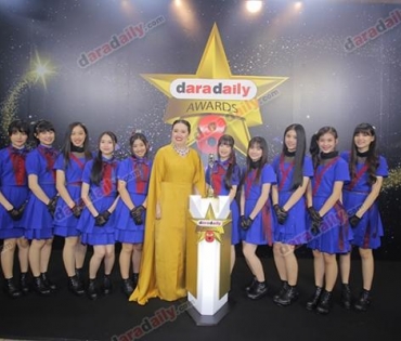 เหล่าดาราตบเท้าเดิน Black carpet งานประกาศรางวัล daradaily Awards ครั้งที่ 8