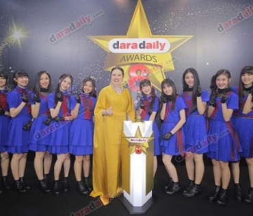 เหล่าดาราตบเท้าเดิน Black carpet งานประกาศรางวัล daradaily Awards ครั้งที่ 8