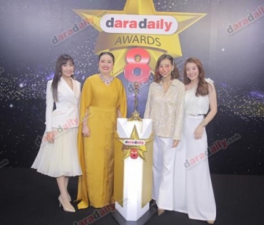 เหล่าดาราตบเท้าเดิน Black carpet งานประกาศรางวัล daradaily Awards ครั้งที่ 8