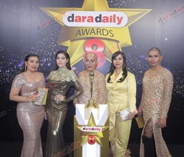 เหล่าดาราตบเท้าเดิน Black carpet งานประกาศรางวัล daradaily Awards ครั้งที่ 8