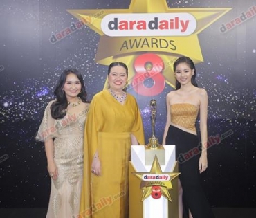 เหล่าดาราตบเท้าเดิน Black carpet งานประกาศรางวัล daradaily Awards ครั้งที่ 8