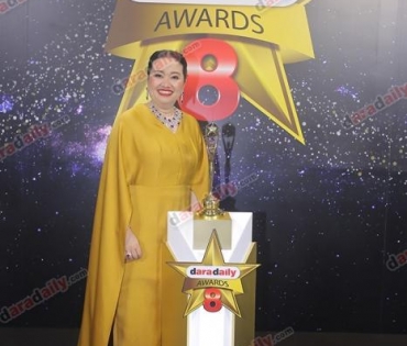 เหล่าดาราตบเท้าเดิน Black carpet งานประกาศรางวัล daradaily Awards ครั้งที่ 8