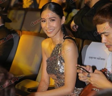 เหล่าดาราตบเท้าเดิน Black carpet งานประกาศรางวัล daradaily Awards ครั้งที่ 8