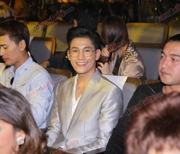 เหล่าดาราตบเท้าเดิน Black carpet งานประกาศรางวัล daradaily Awards ครั้งที่ 8