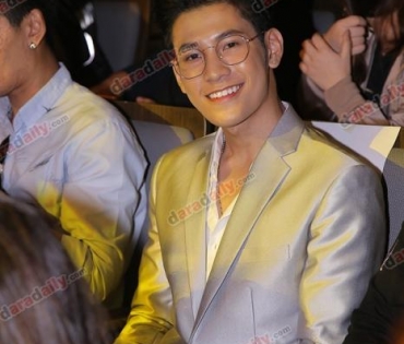 เหล่าดาราตบเท้าเดิน Black carpet งานประกาศรางวัล daradaily Awards ครั้งที่ 8