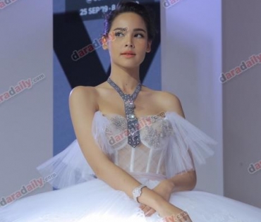 "ญาญ่า" ร่วมงาน Jewely