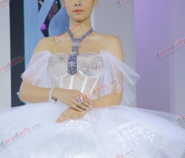 "ญาญ่า" ร่วมงาน Jewely