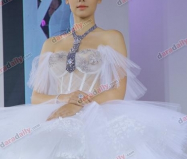 "ญาญ่า" ร่วมงาน Jewely