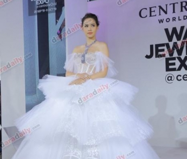 "ญาญ่า" ร่วมงาน Jewely