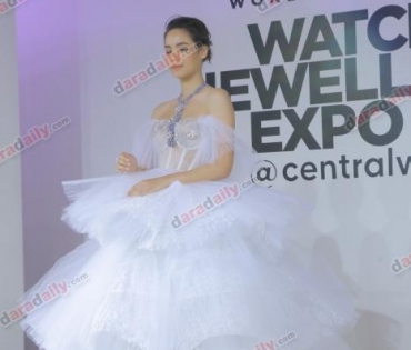 "ญาญ่า" ร่วมงาน Jewely