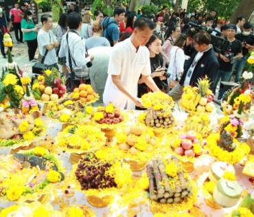 บวงสรวงละคร "ล่า ท้า ชน" และ "คทาสิงห์"